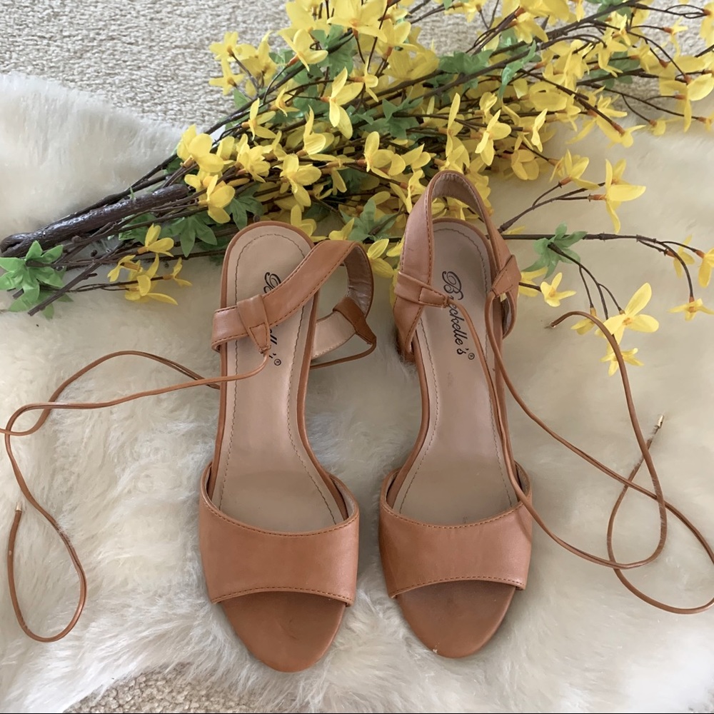 Breckelle’s lace up heels